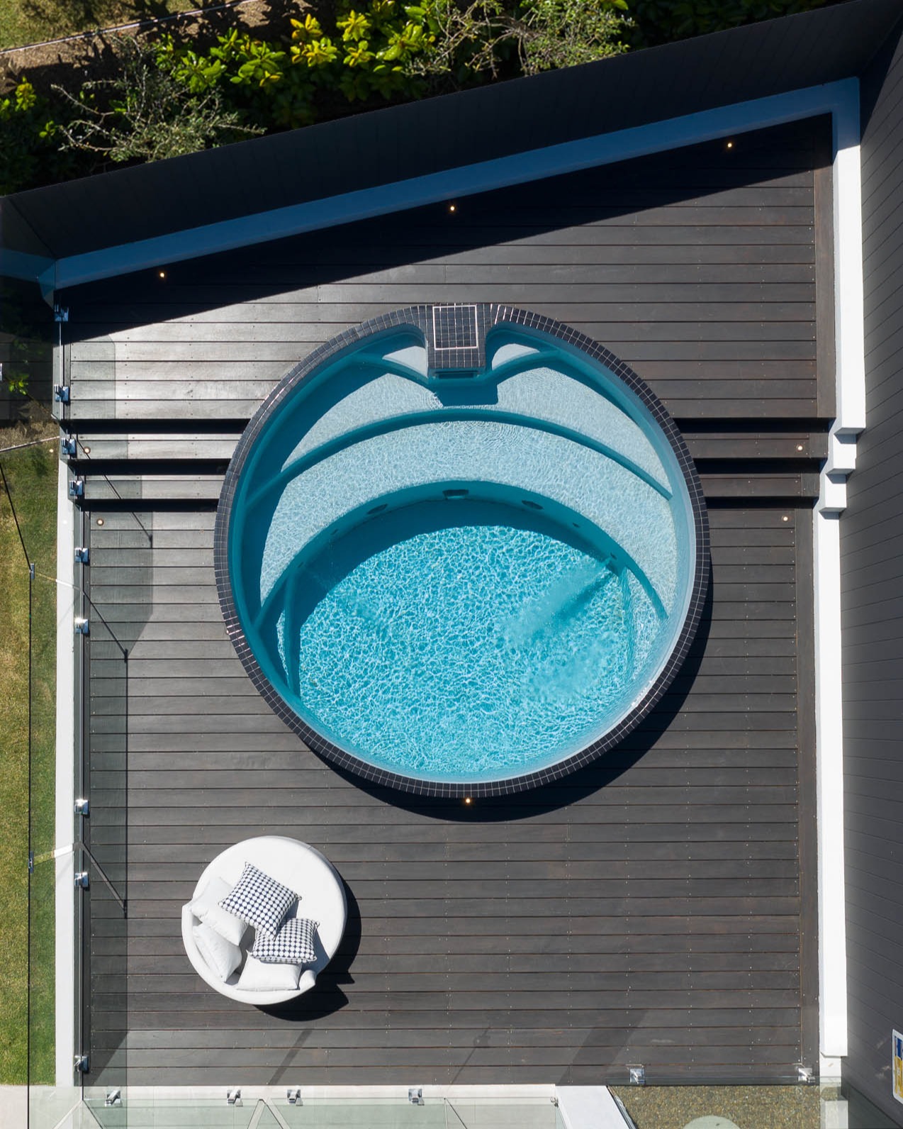 Plungie Arena 3-5m round plunge pool in Blue Lagoon