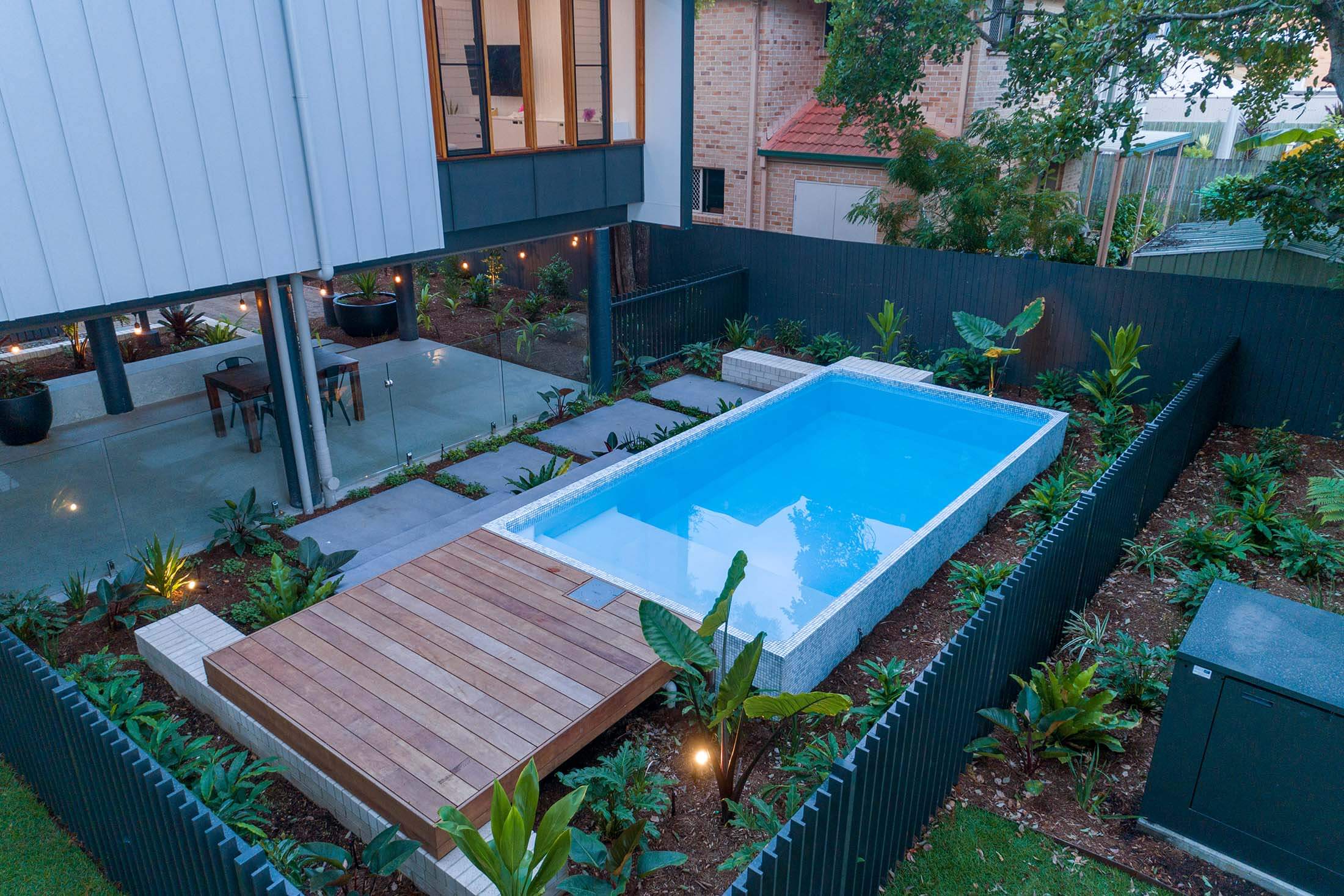 Semi above-ground Plungie Max 6m x 3m in Kona Coast