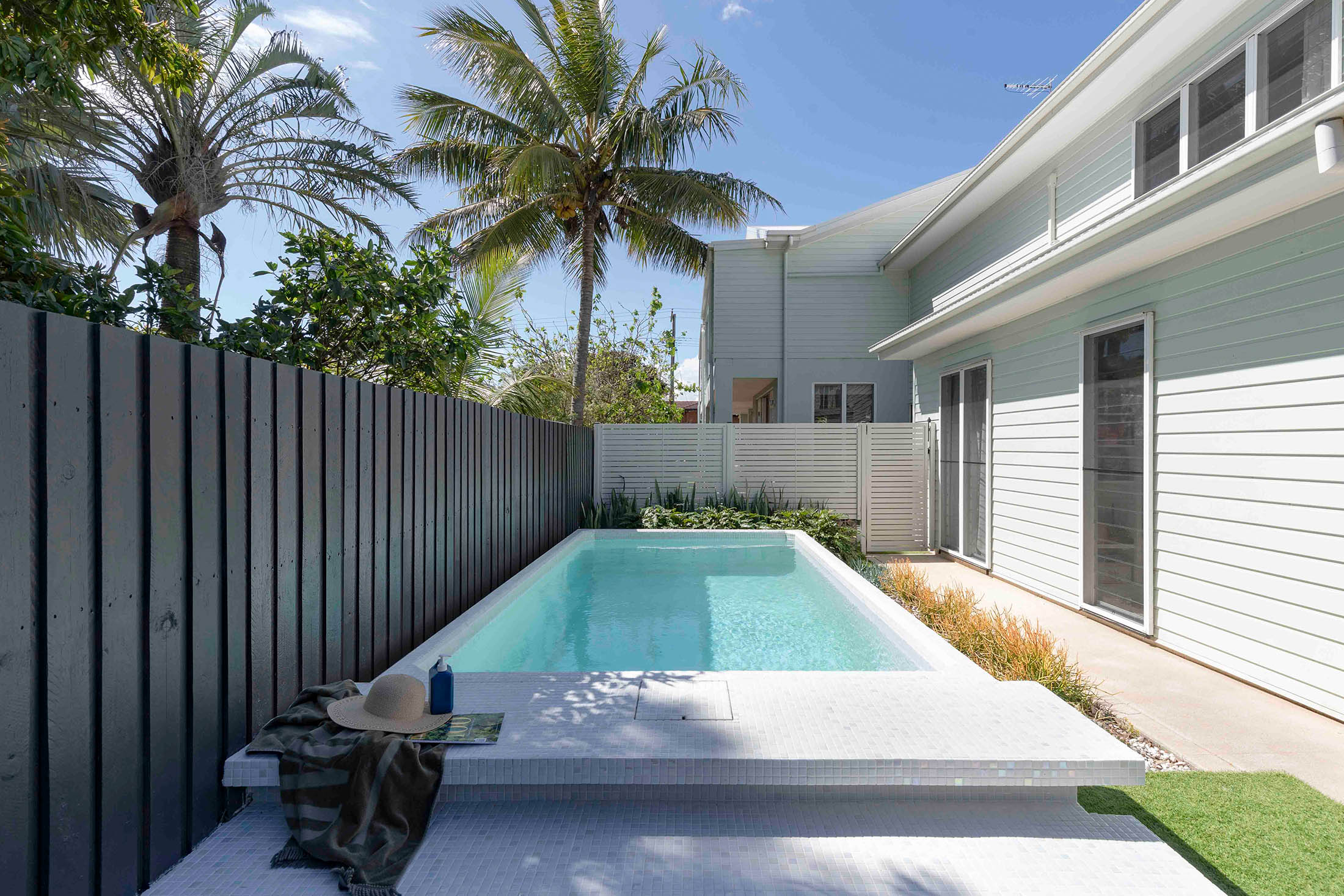 Semi above-ground Plungie Original 4.6m x 2.5m plunge pool in Kona Coast
